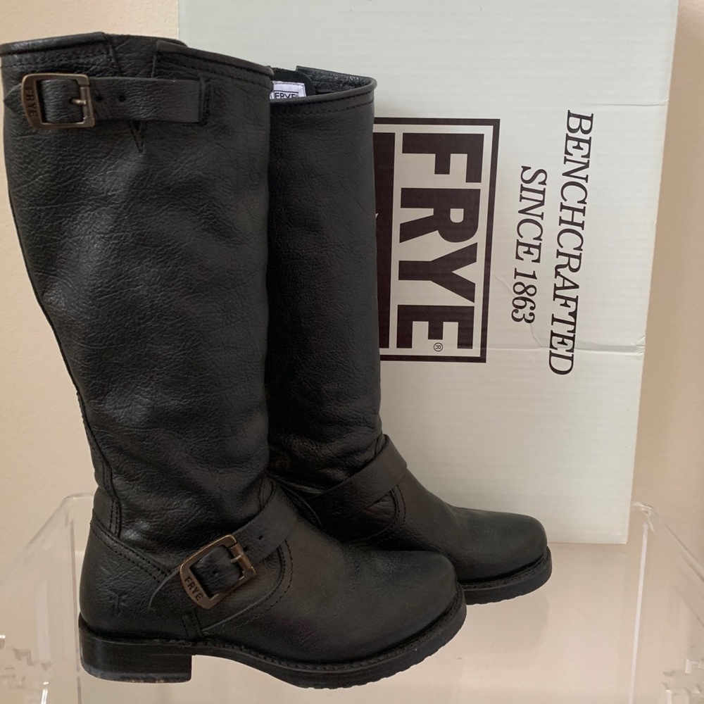 Frye boot size 6